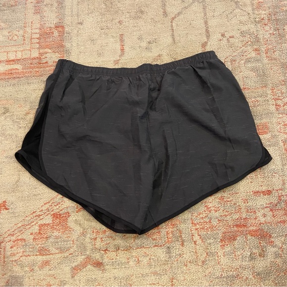Women’s Nike Dri-Fit Tempo Running Athletic Shorts Gray/Black, Medium - Picture 2 of 3
